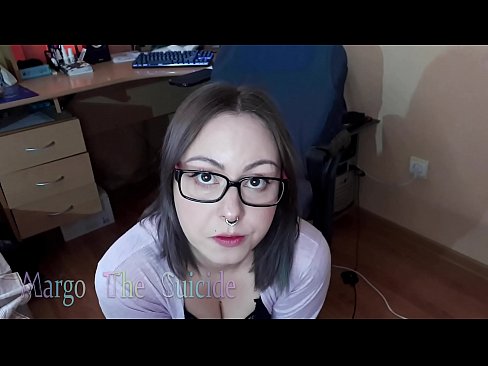 ❤️ Ang Sexy na Babae na may Salamin ay Sumipsip ng Dildo sa Camera ❤️ Fuck video sa amin ️❤
