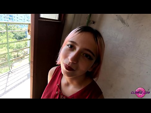 ❤️ Sinipsip ng Sensual ng Mag-aaral ang Isang Estranghero sa Outback - Cum On His Face ❤️ Fuck video sa amin ️❤