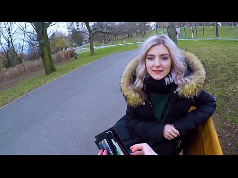 ❤️ Nilulon ang mainit na cum ng isang estranghero para sa pera - blowjob sa parke ni Eva Elfie ❤️ Fuck video sa amin ️❤